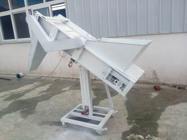 輸送機(jī)